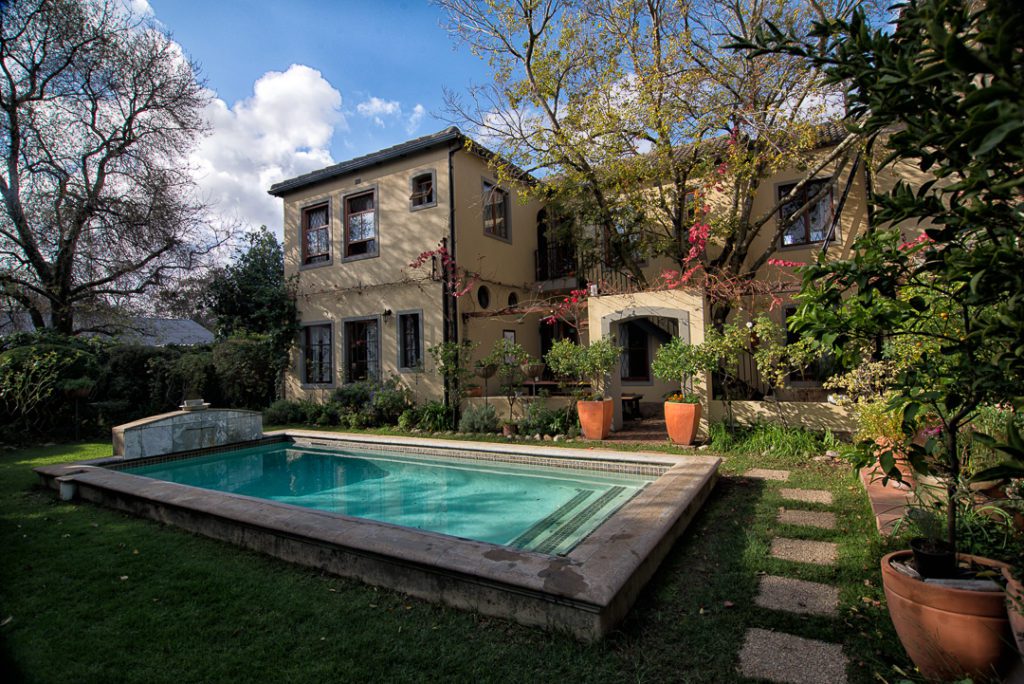 10 Alexander B & B